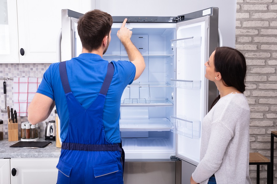 Best Fridge repair serviceman with happy customer Perth Best Fridge repair serviceman with happy customer Perth